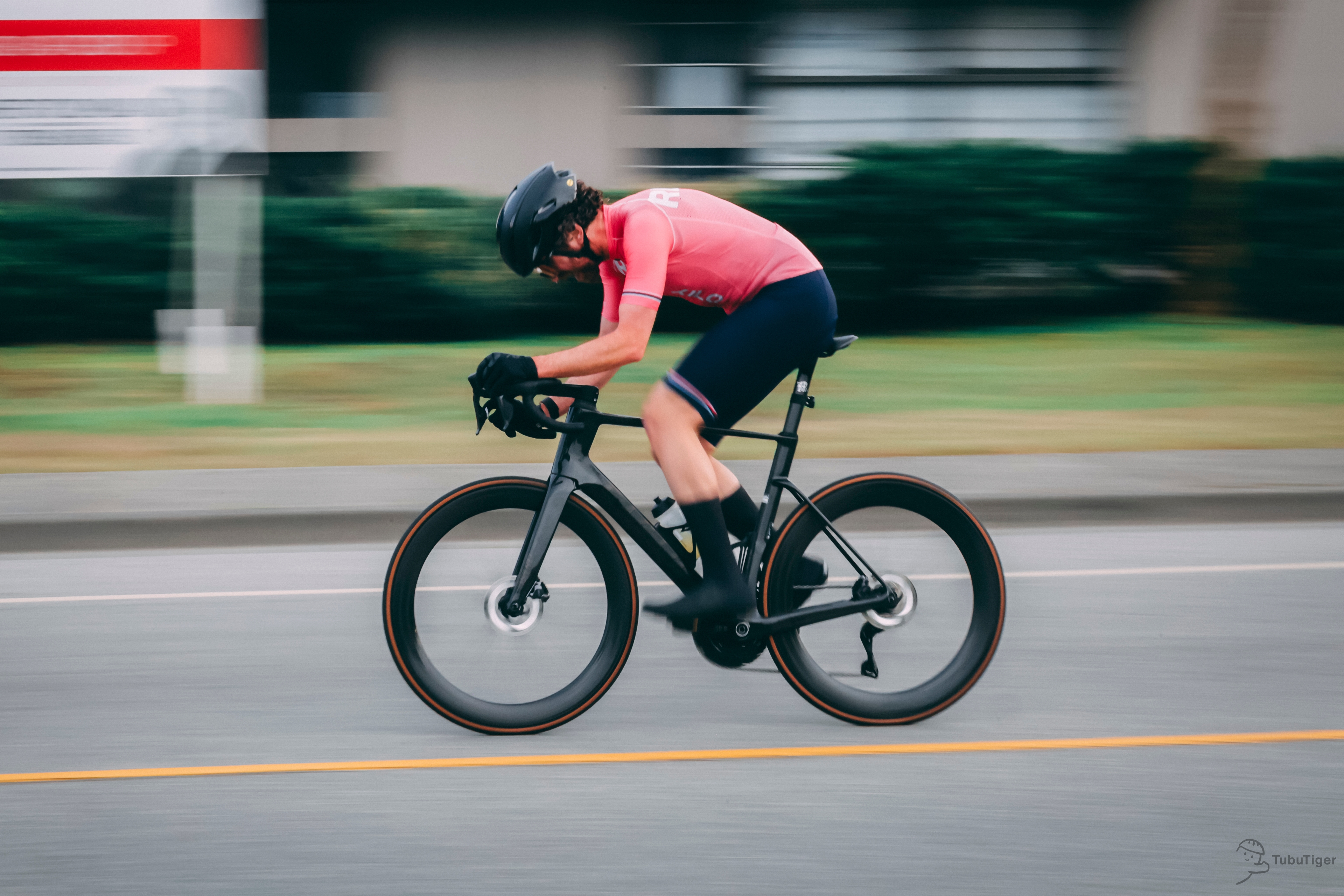 https://cdn.tubutiger.com/cycling/Best-of-2025-Vancouver-Cycling-Races/12.jpg